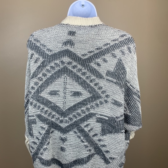 Cardigan - Picture 3 of 9